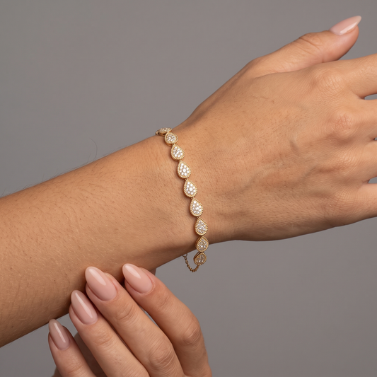Noble Vintage Charm Bracelet in 14K Yellow Gold