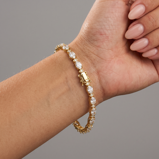 Oval Cut Diamond Tennis Bracelet in 14K Gold