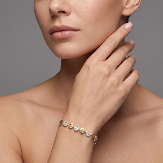 Seven Diamond Lustrous Diamond Bracelet in 14K Yellow Gold
