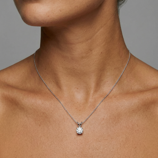 Round Diamond Pendant Necklace in 14K Yellow Gold