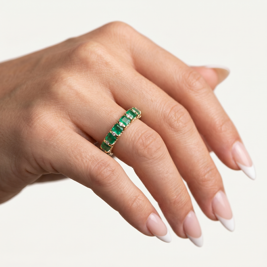 Emerald Diamond Scalloped Circle Ring in 14K Yellow Gold
