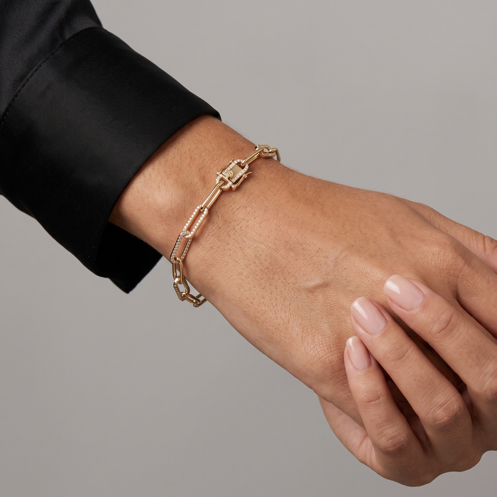 Diamond Paperclip Chain Bracelet in 14K Yellow Gold