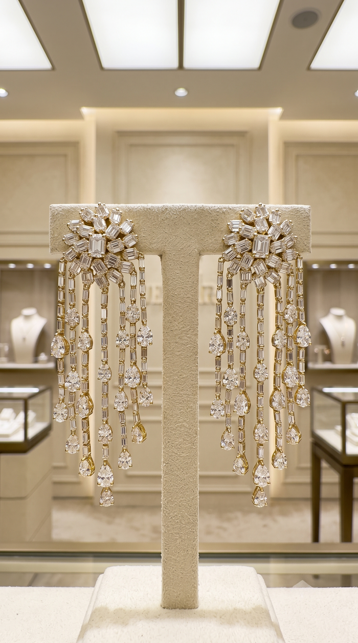 Round Diamonds Earrings in 18K White Gold