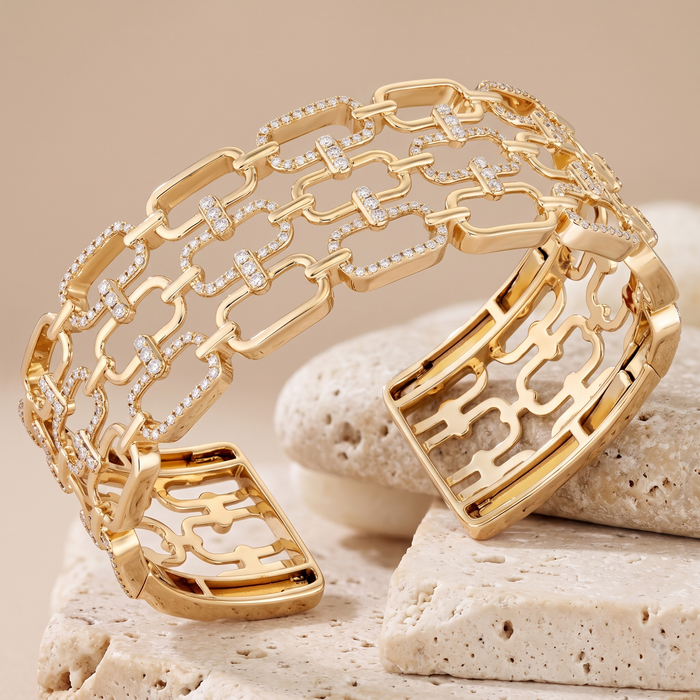 Singular Diamond Bangle Bracelet in 14K Yellow Gold