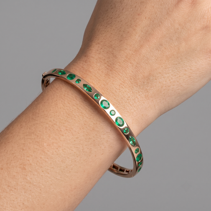 Dazzling Light Bangle Emerald Bracelet in 18K Yellow Gold