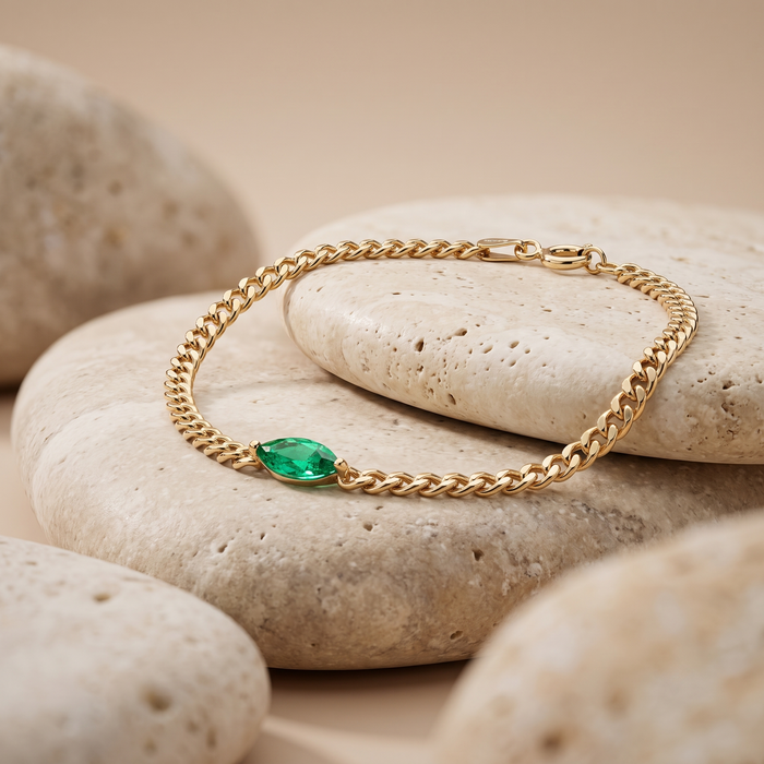 Elegant Emerald Teardrop 14K Yellow Gold Chain Bracelet