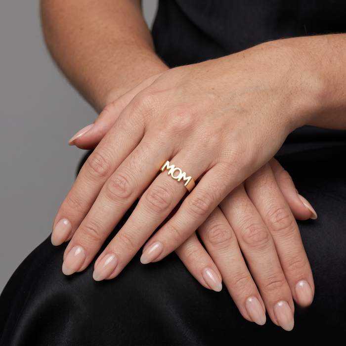 Polished Letter Mom Ring in 14K Yellow Gold