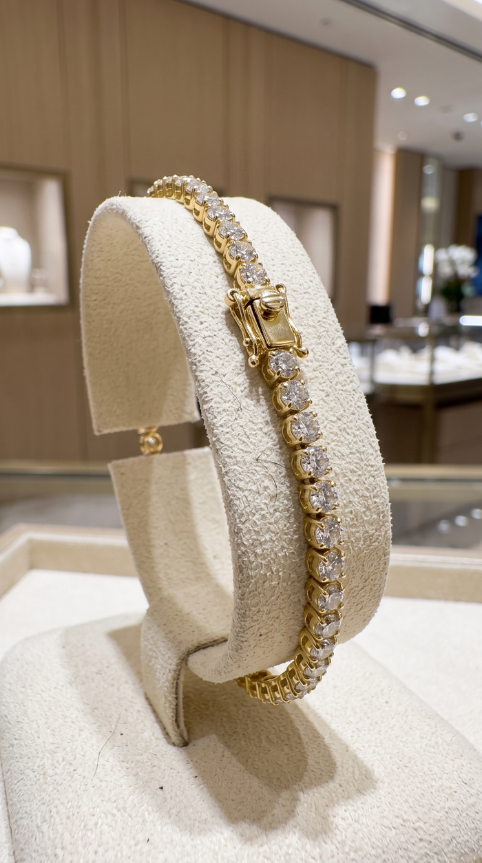 Radiant Diamond Yellow Gold Tennis Bracelet in 14K Gold