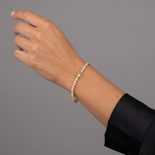Radiant Diamond Yellow Gold Tennis Bracelet in 14K Gold