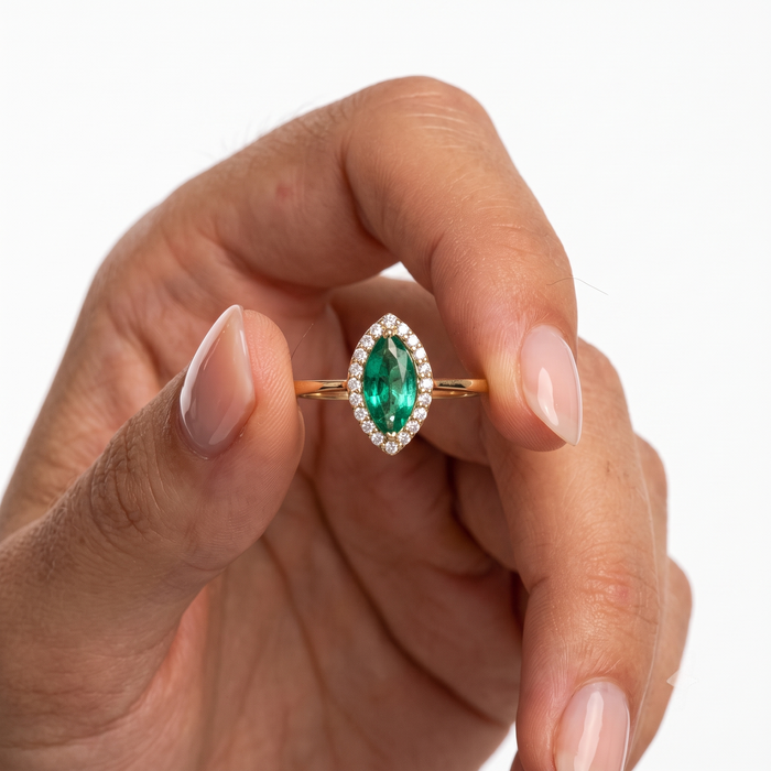 Oval Green Shiny Emerald 14K Diamond Ring