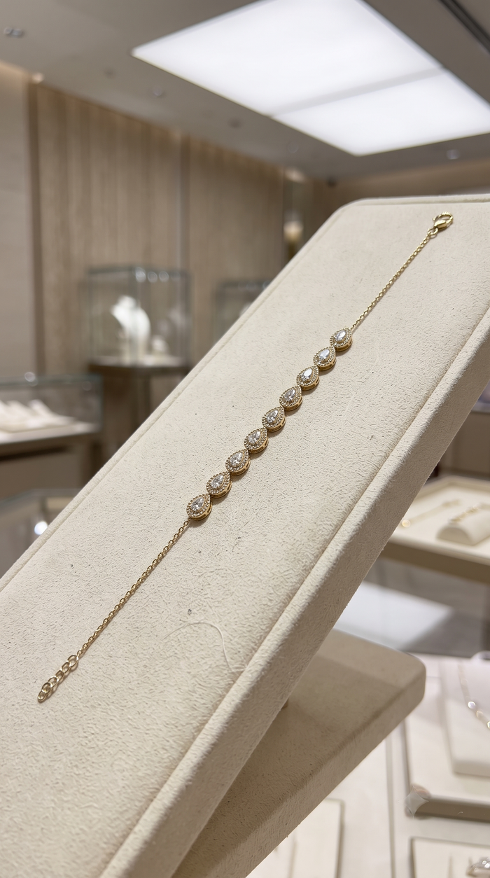 Noble Vintage Charm Bracelet in 14K Yellow Gold
