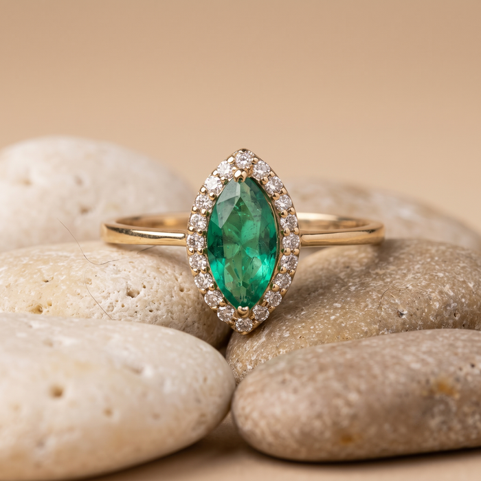Oval Green Shiny Emerald 14K Diamond Ring