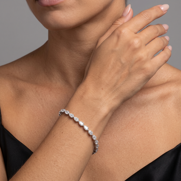 Pear Shaped Diamond Tennis Bracelet in 18K White Gold