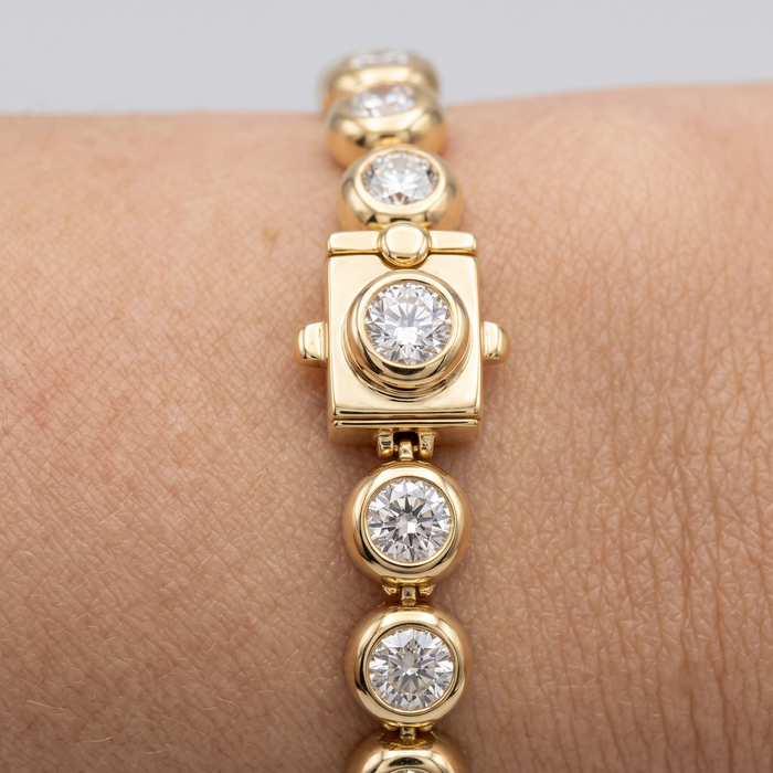 Starlight Diamond Bangle Bracelet in 14K Yellow Gold