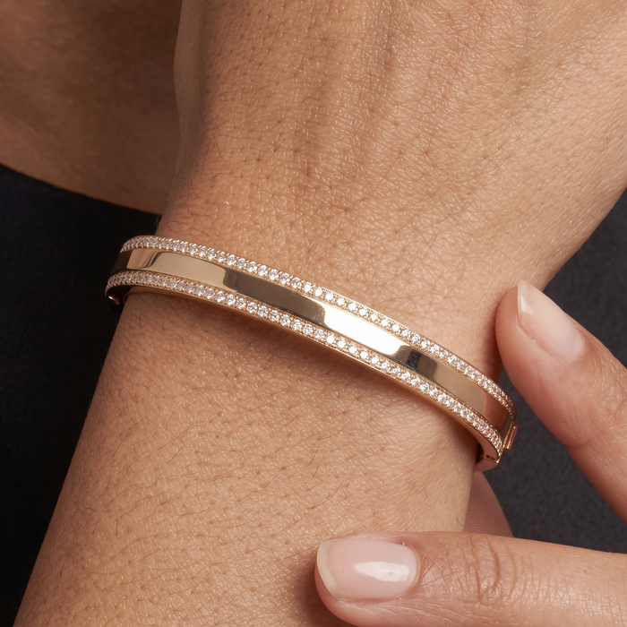 Exquisite Diamond Bangle Bracelet in 14K Yellow Gold