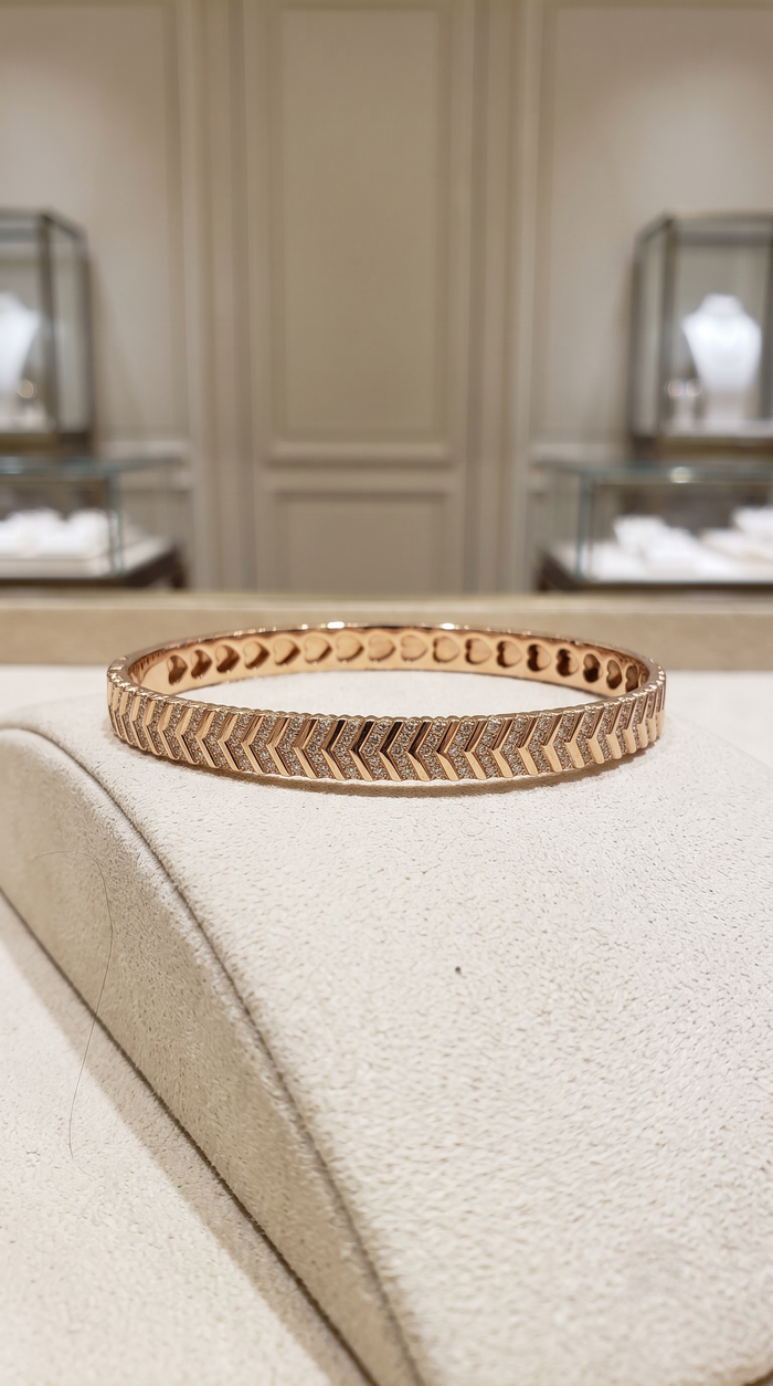 Heart Interior Chevron Bangle Bracelet in 14K Yellow Gold