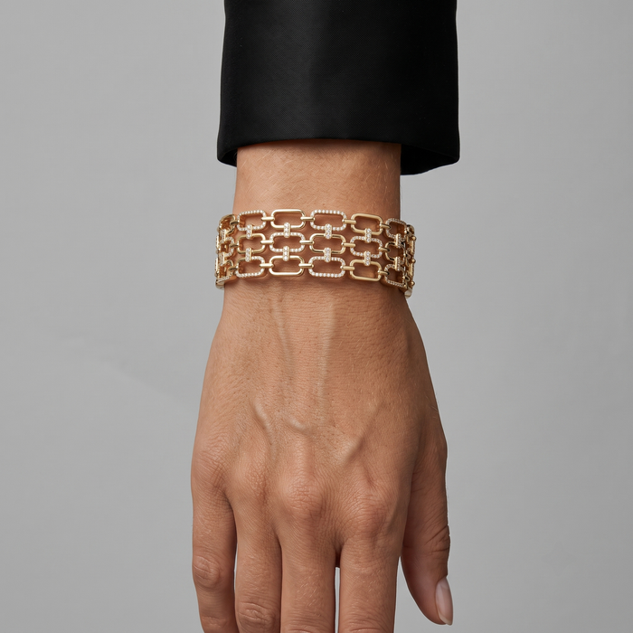 Singular Diamond Bangle Bracelet in 14K Yellow Gold
