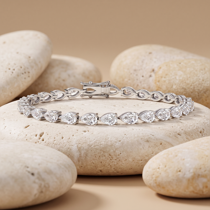 Pear Shaped Diamond Tennis Bracelet in 18K White Gold