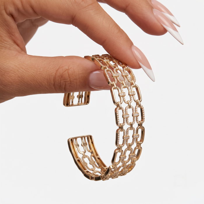 Singular Diamond Bangle Bracelet in 14K Yellow Gold