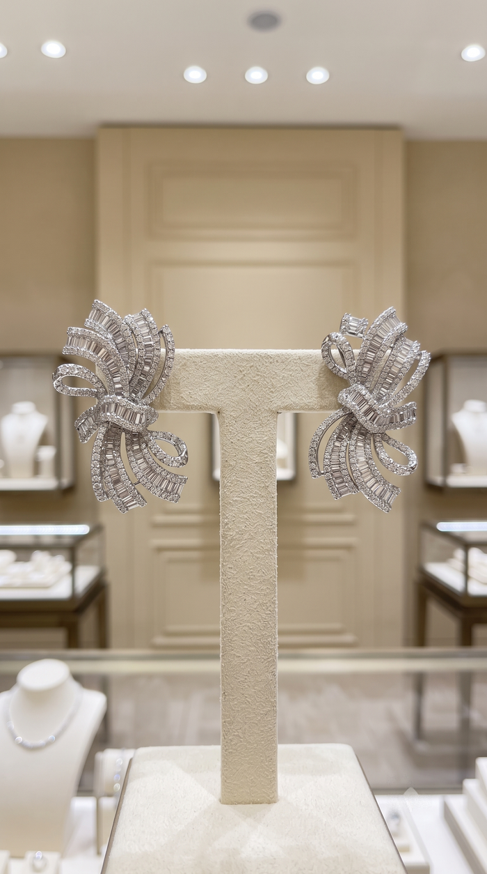 Twisted 218 Round Diamonds Earrings in 18K White Gold