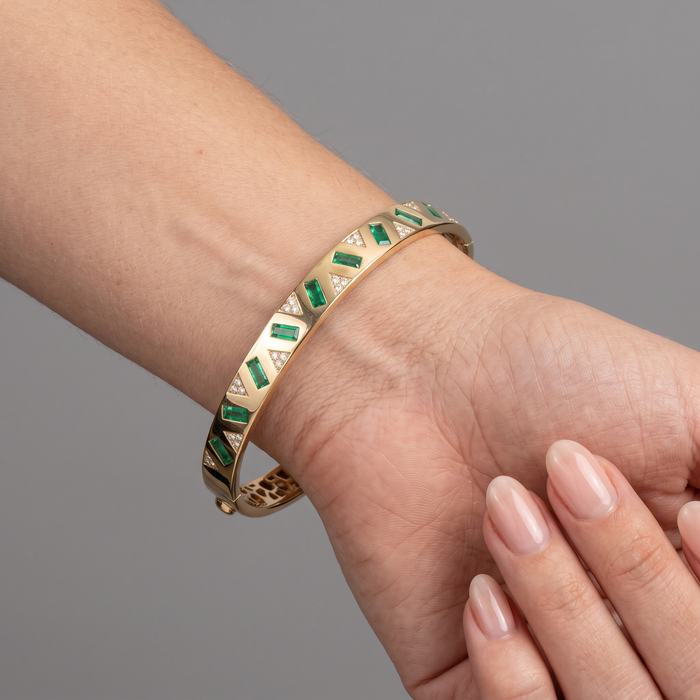 Echo Diamond Bangle Bracelet in 14K Yellow Gold