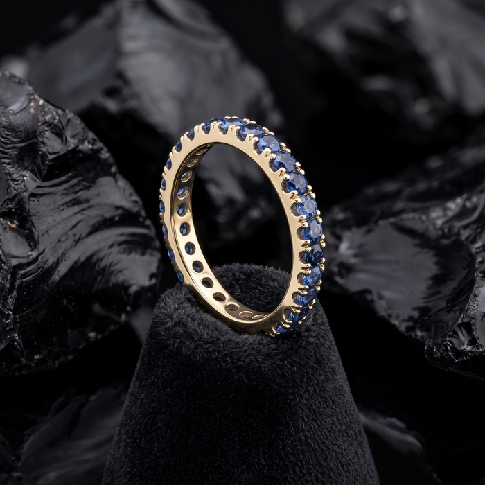 Beautifully Shades Blue Sapphire 14K Diamond Band Ring