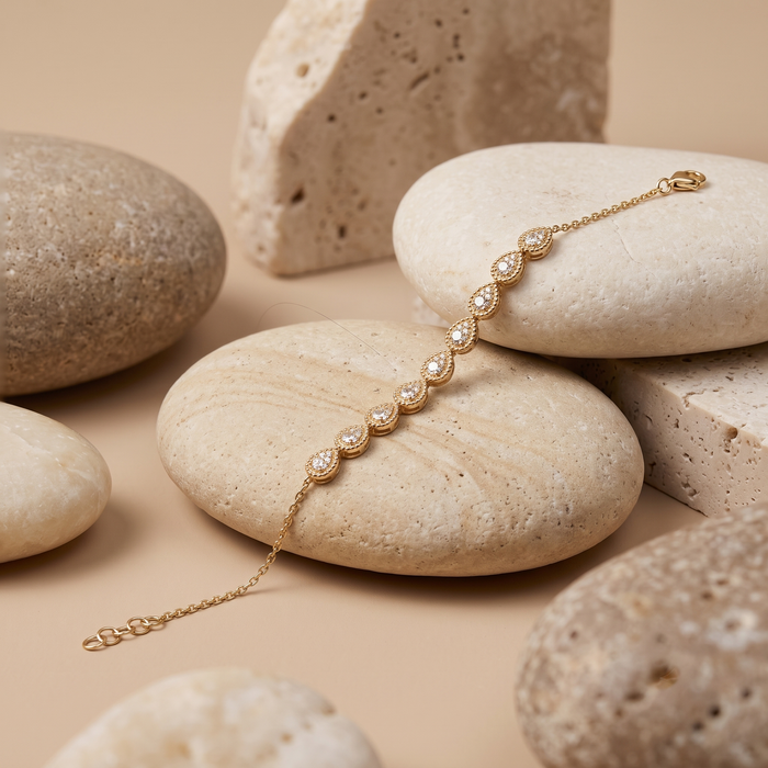Noble Vintage Charm Bracelet in 14K Yellow Gold