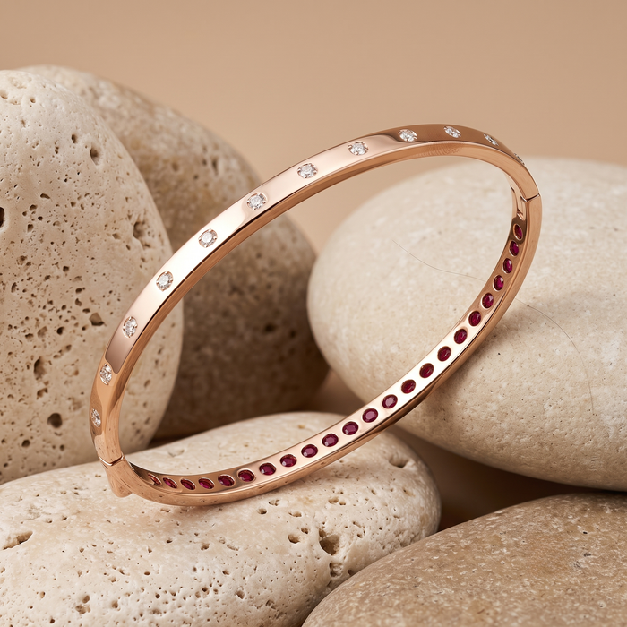 Retro Diamond Kiss Bangle Bracelet in 14K Yellow Gold