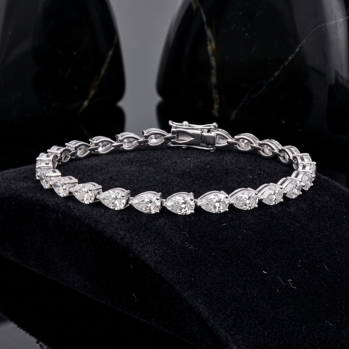 Pear Shaped Diamond Tennis Bracelet in 18K White Gold
