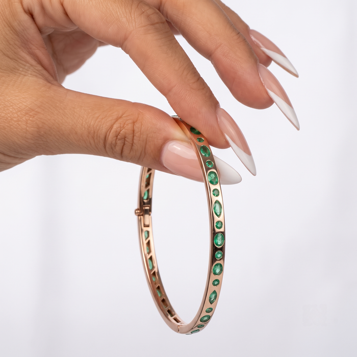 Dazzling Light Bangle Emerald Bracelet in 18K Yellow Gold