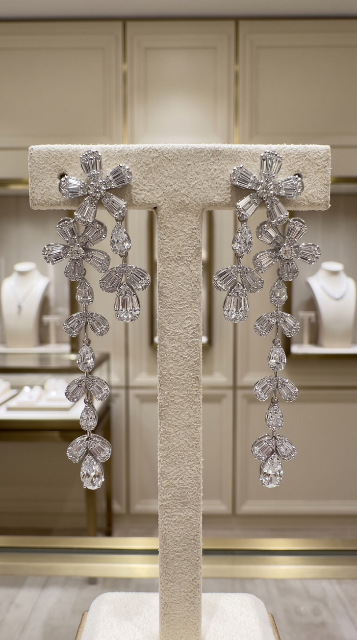 Round Diamonds Star Baguette Earrings in 18K White Gold