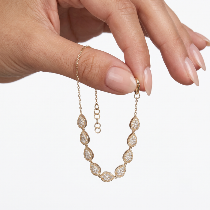 Noble Vintage Charm Bracelet in 14K Yellow Gold