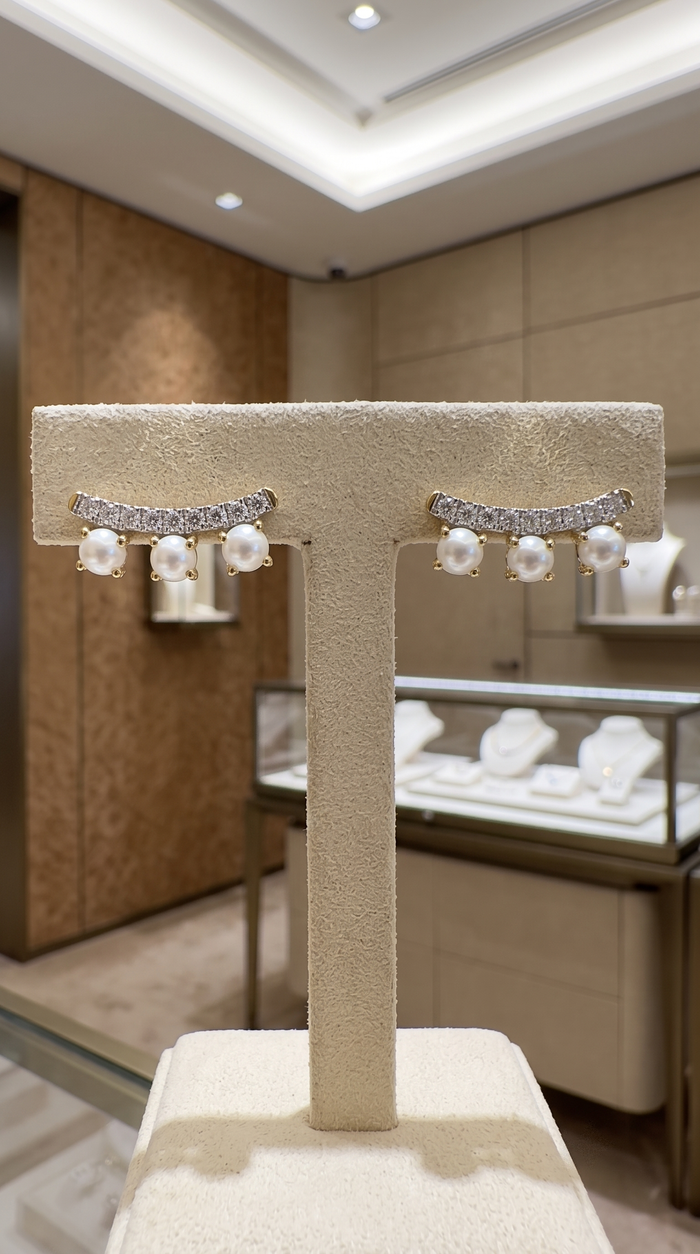 Pear Diamond Stud Earrings in 14K Yellow Gold