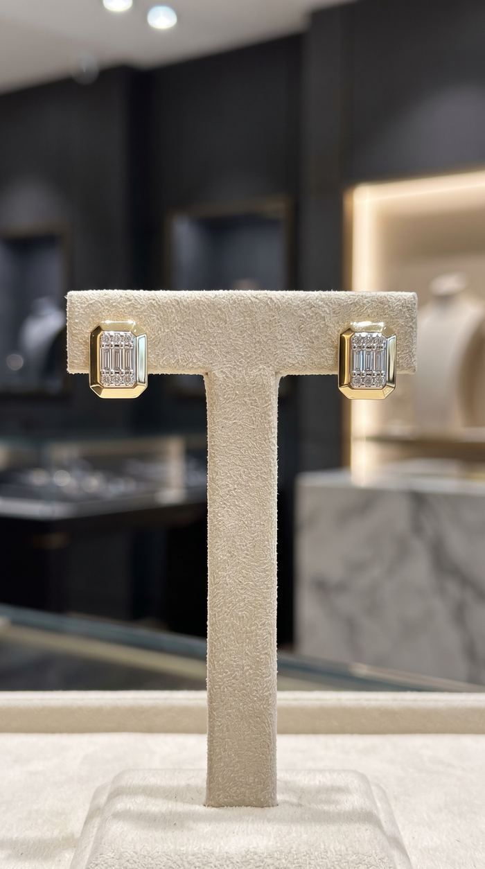 Gorgeous Baguette Diamond Stud Earrings in 14K Yellow Gold