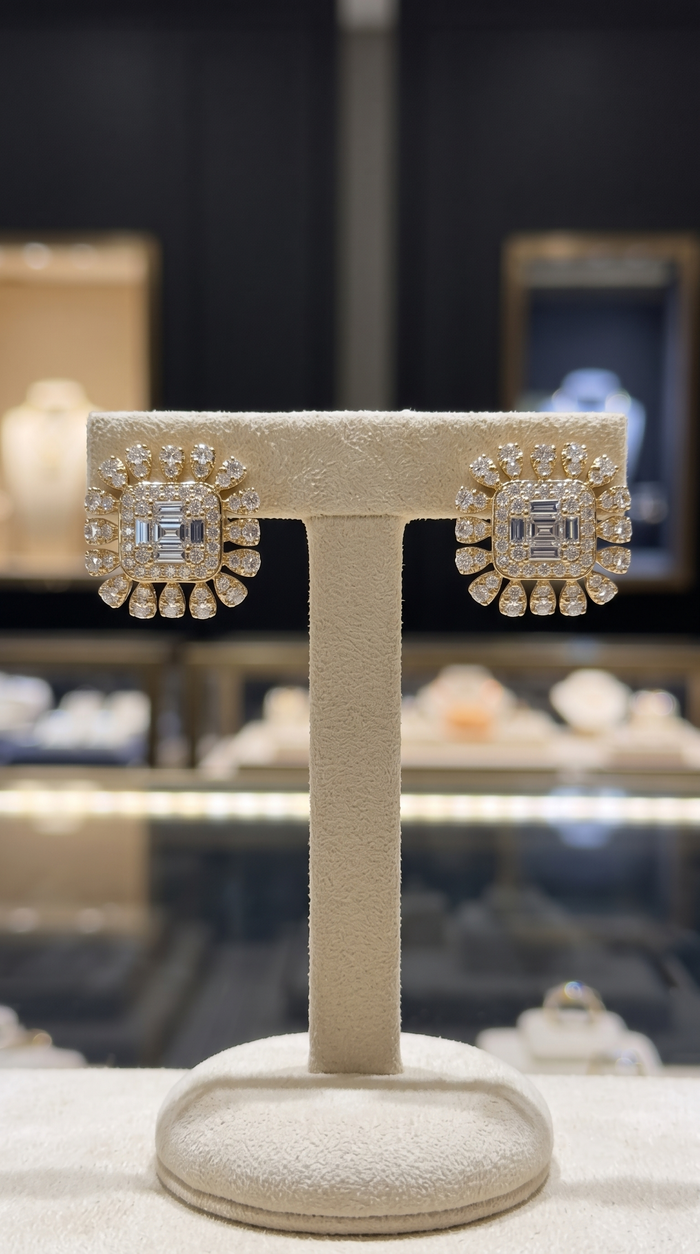 Charm Baguette Diamond Stud Earrings in 14K Yellow Gold