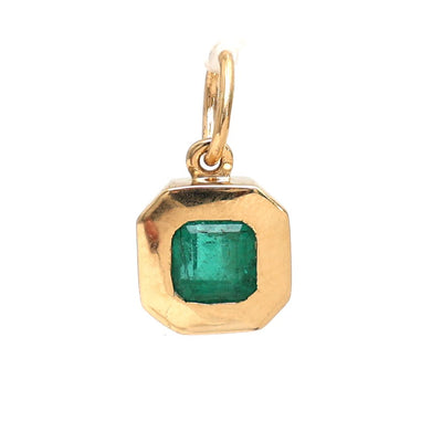Elegant Emerald 18K Yellow Gold Cluster Pendant Necklace