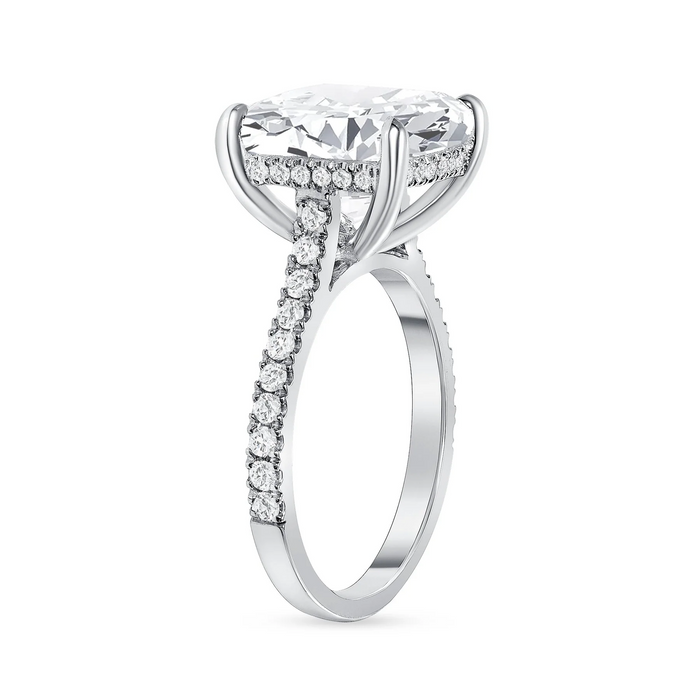 Radiant Cut Diamond Pave Band Solitaire Ring in 18K Gold