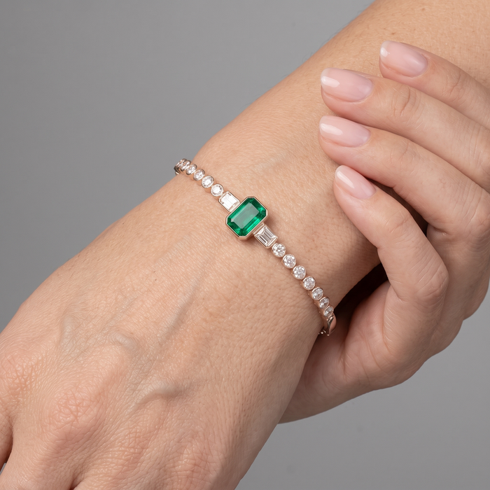Sleek Shine Diamond Bangle Bracelet in 14K Yellow Gold