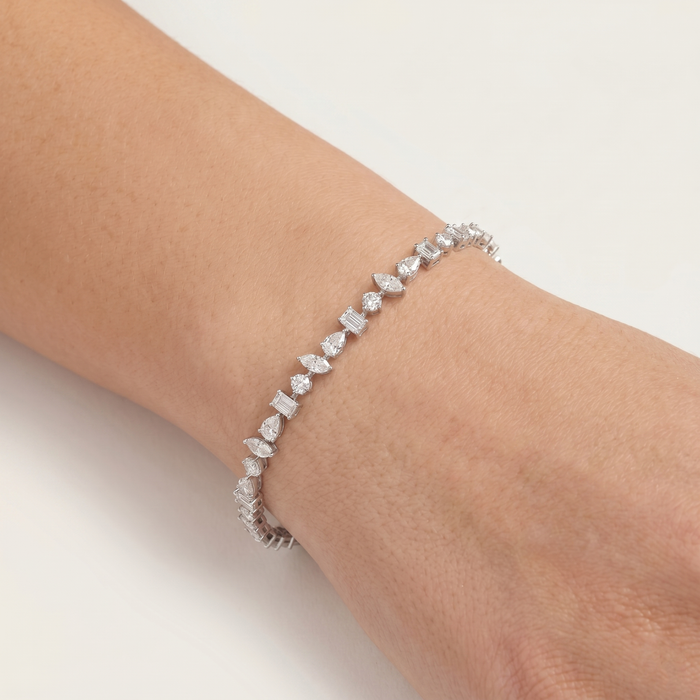 Luxe Lattice Diamond Tennis Bracelet in 18K Yellow Gold