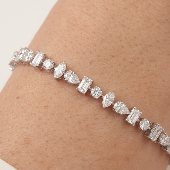 Luxe Lattice Diamond Tennis Bracelet in 18K Yellow Gold
