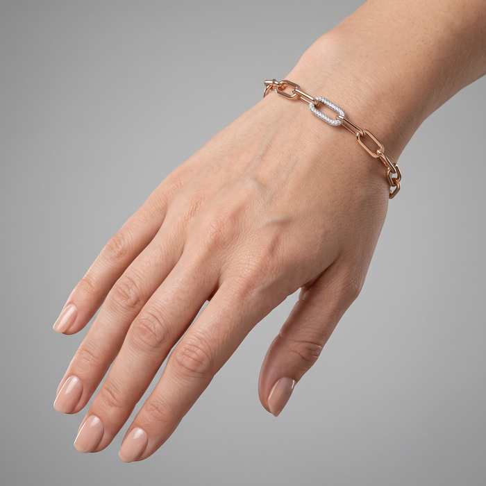 Interlocking Diamond Set Paperclip Bracelet in 14K Gold