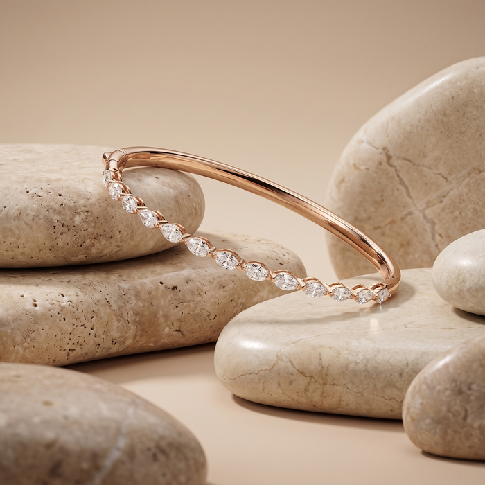 Vintage Lustre Bangle Bracelet in 14K Yellow Gold
