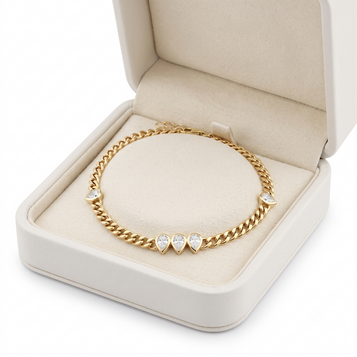 Pear Diamond Curb Chain Bracelet in 14K Yellow Gold