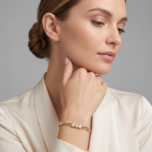 Pear Diamond Curb Chain Bracelet in 14K Yellow Gold