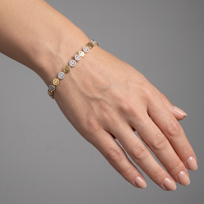Seven Diamond Lustrous Diamond Bracelet in 14K Yellow Gold