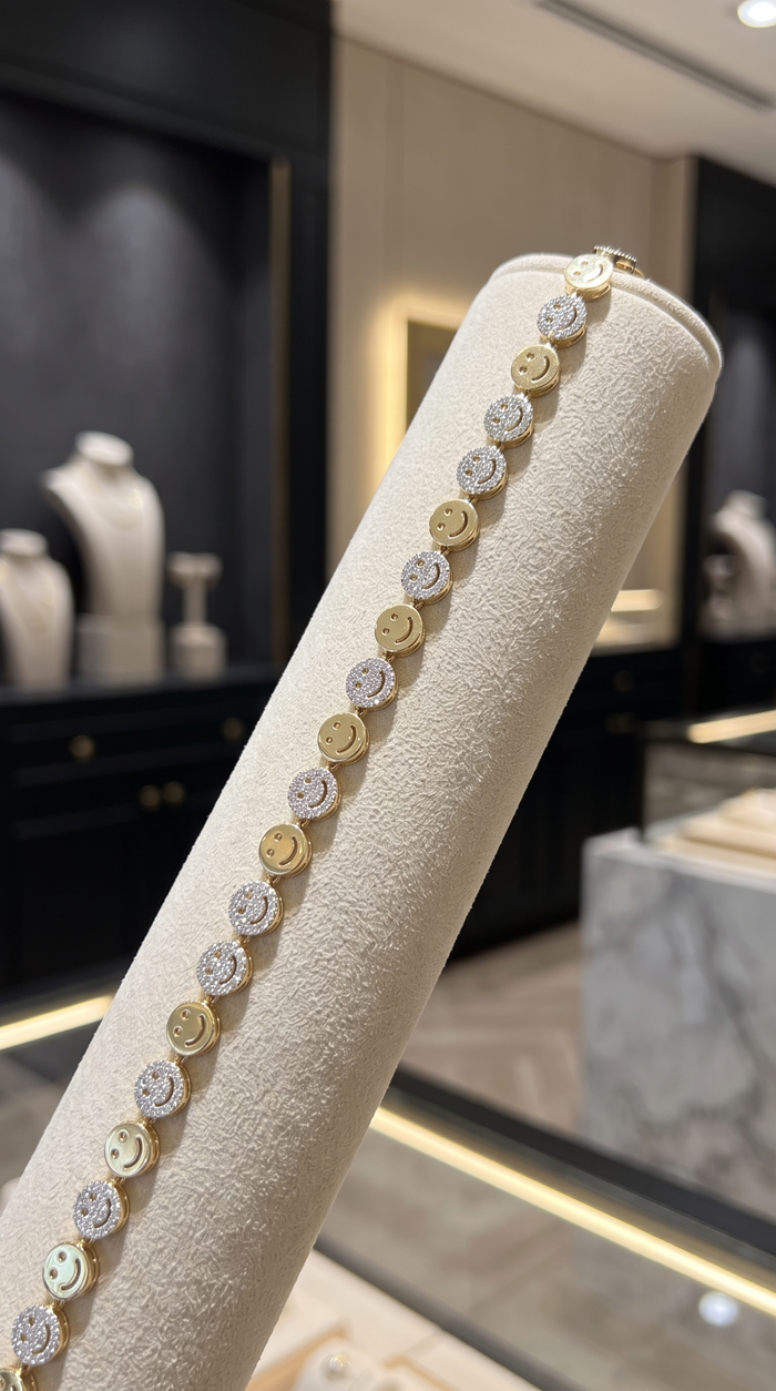 Seven Diamond Lustrous Diamond Bracelet in 14K Yellow Gold