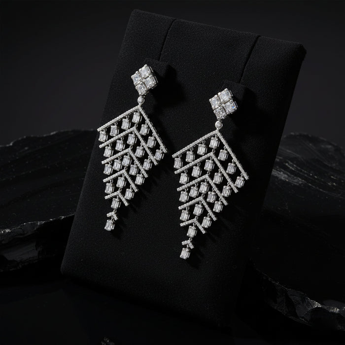 Round Diamonds Chandelier Earrings in 18K White Gold