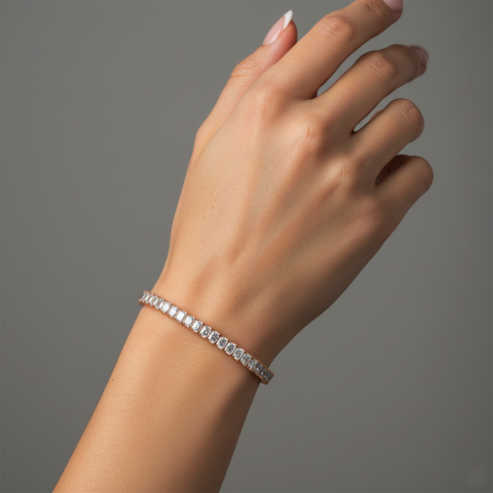 Round Cut Push Back Diamond Stud Bracelet in 18K Gold