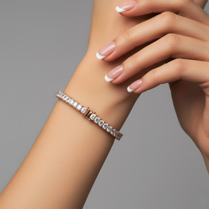 Round Cut Push Back Diamond Stud Bracelet in 18K Gold
