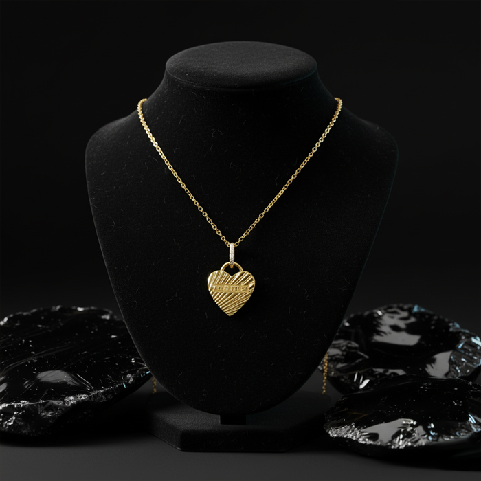 Dazzling Heart Shape Mama Necklace in 14K Gold